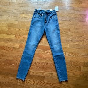 Good American jeans size 6/28 new with tags. Good legs style